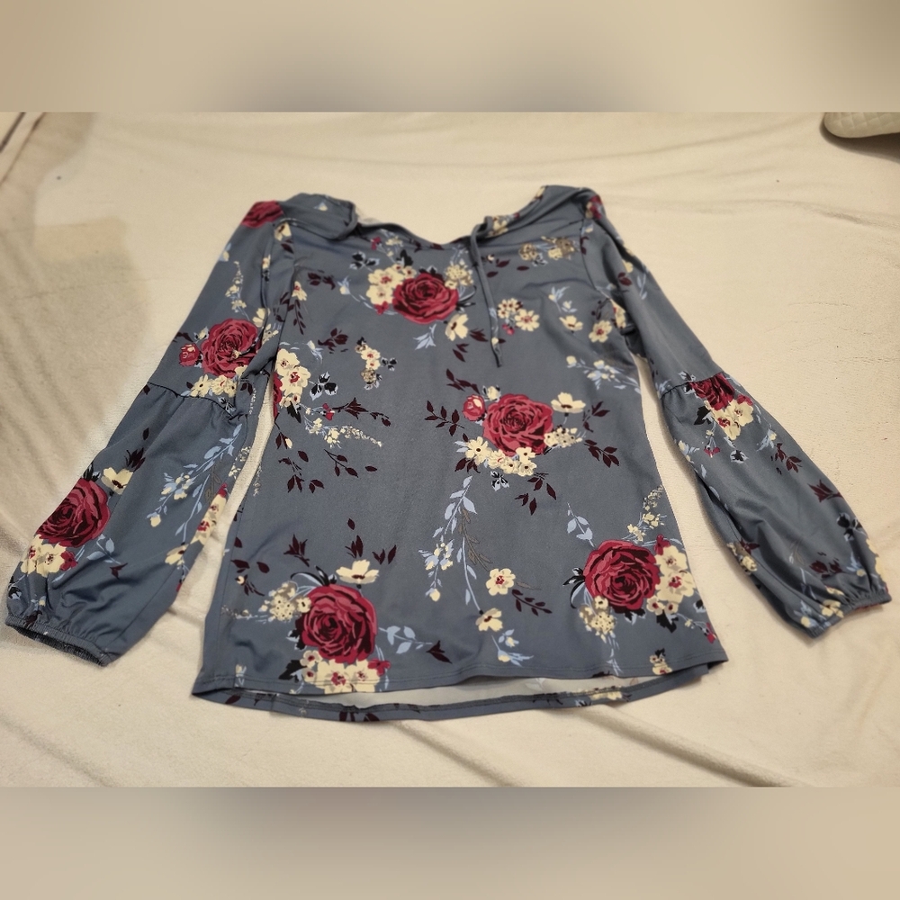 Size Medium Clothing Lot - Picture 8 of 16